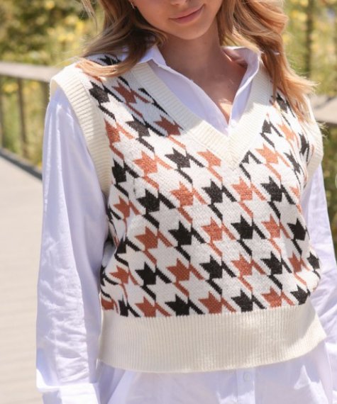 Sweater Vest - Arrowhead Boutique